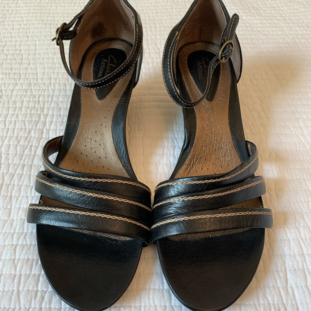 Clark’s women’s wedge sandal size 9.5
